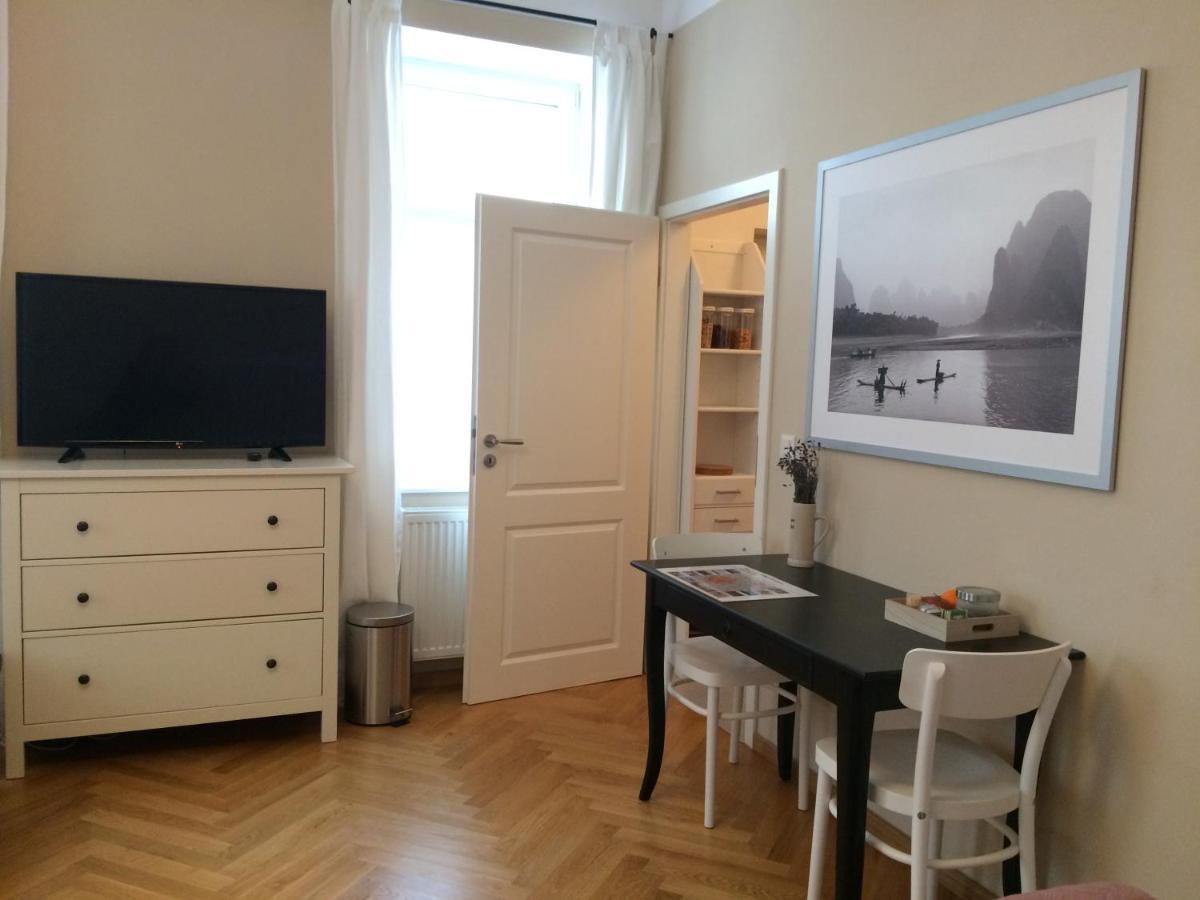 Studio U Parkplatz, Zentrale Ruhelage Neben Grunoase Apartment Vienna Exterior photo